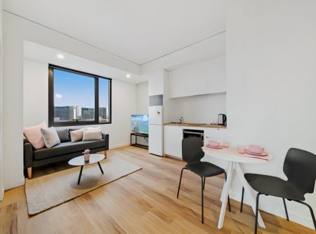 2 Bedroom Apartment - Photo 2