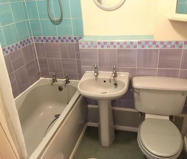 2 bedroom apartment to rent - Photo 6