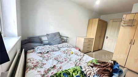 2 bedroom apartment to rent Primrose Close, Luton, LU3 - Photo 4