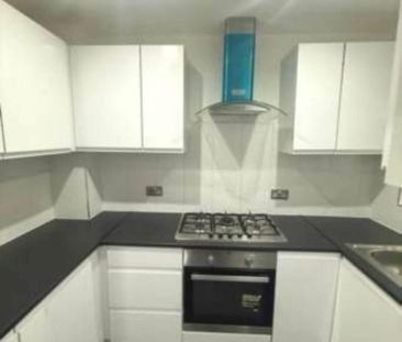 2 bedroom end of terrace house to rent - Photo 3