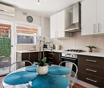 Immaculate Two Bedroom Unit in Prime Beachside Location - Photo 2