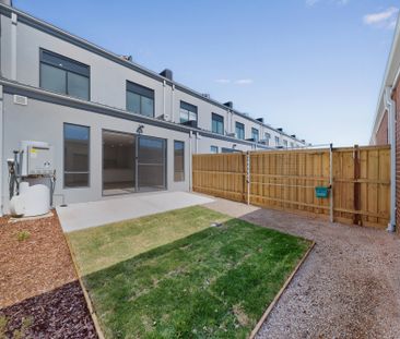 111 Prudence Parade, Point Cook VIC 3030 - House For Rent | Domain - Photo 6