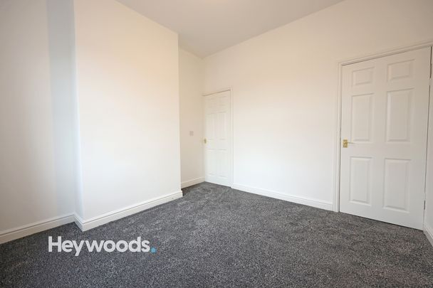 2 bed terraced house to rent in Oldfield Street, Stoke-on-Trent, Staffordshire - Photo 1