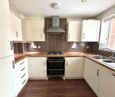 2 bedroom terraced house to rent - Photo 4