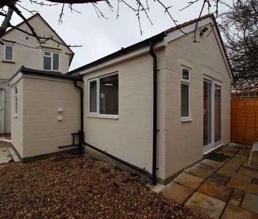 Sycamore Road, University Area, Reading, RG2 - Photo 1