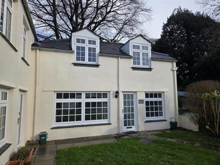 2 bedroom end of terrace house to rent - Photo 2