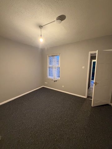 1 Bed Flat, Castle Street, LU1 - Photo 4