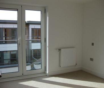 2 double bedroom apartment in the sought after Park Way development... - Photo 3