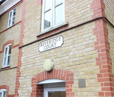 Beveridge Court, Pennington Drive, London, N21 - Photo 2