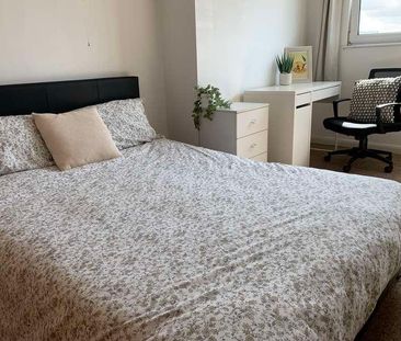 West End // Large Bed // Student House // Jul, LN1 - Photo 2