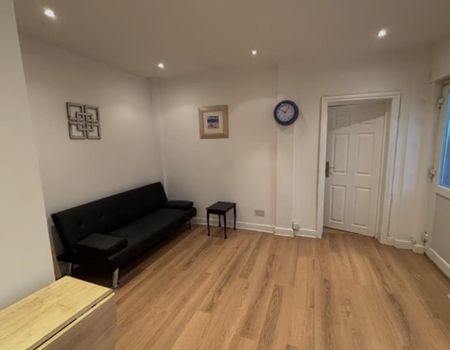 1 bedroom bungalow to rent - Photo 2