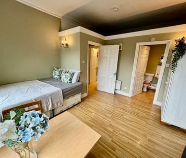 Studio Flat, Bedford Hill, SW12 - Photo 6