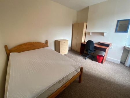 7 bedroom house to rent - Photo 4