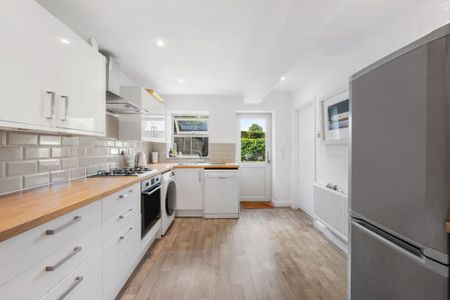 3 bedroom semi-detached house to rent - Photo 5