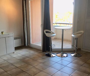 L ISLE SUR LA SORGUE - En résidence Sécurisée, Appartement T1 de 23... - Photo 2