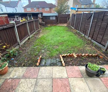 3 bedroom terraced house to rent - Photo 1