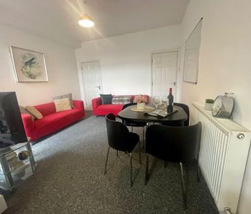 6 Bed Terraced House, Lytham Road, LE2 - Photo 2