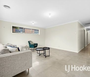 Modern Home with Stylish, Low-Maintenance Backyard in Potters Grove... - Photo 1