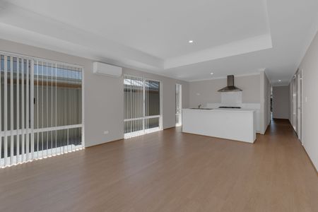 3 x 2 Family Home in Hilbert - Photo 4