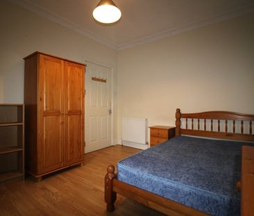 6 Bed Terraced House, Lodge Road, SO14 - Photo 1