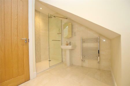 3 bedroom terraced house to rent - Photo 5