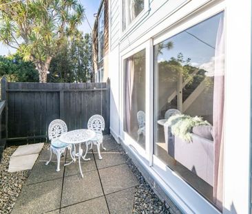 1b Hawtrey Terrace, Johnsonville - Photo 6