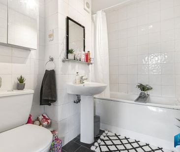 3 bedroom terraced house to rent - Photo 6