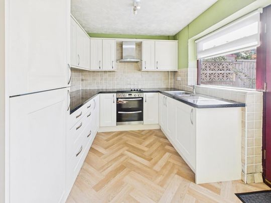 3 bedroom semi-detached house to rent - Photo 1