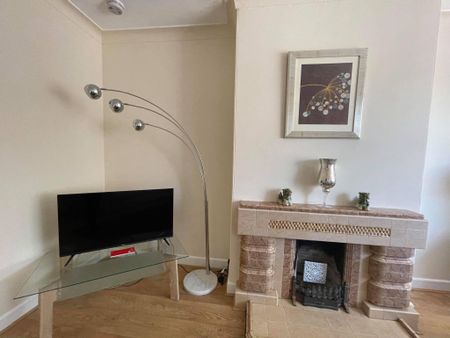 4 bedroom bungalow to rent - Photo 2