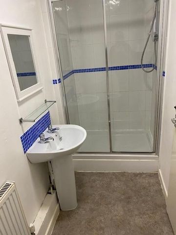 3 bedroom flat share to rent - Photo 5