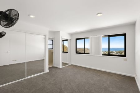 Three Bedroom Home with Ocean Views - Photo 3
