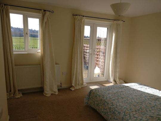 Room in a Shared House, The Pavilions, BS4 - Photo 1