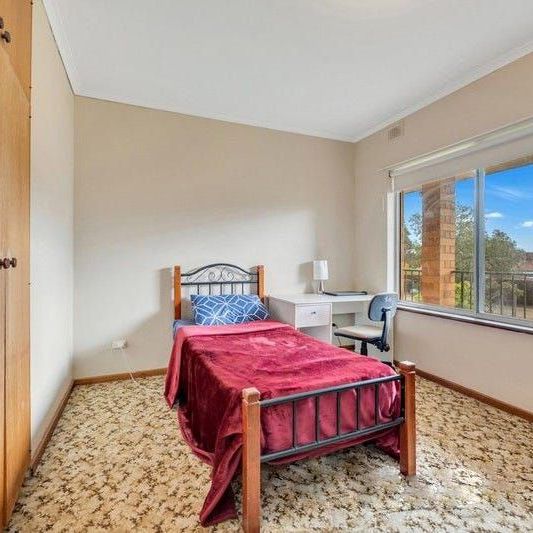 Cosy and Well-Maintained Two Bedroom Unit - Photo 1