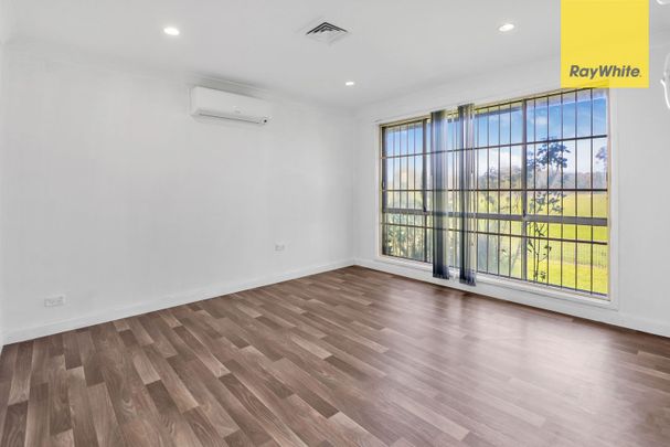 WELL MAINTAINED FAMILY HOME!!! - Photo 1