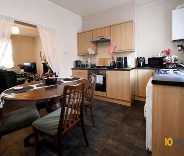 2 bedroom terraced house to rent - Photo 2