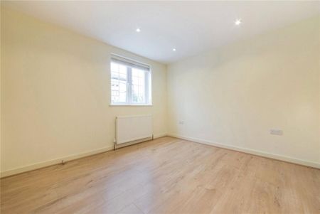 3 Bed Semi-Detached House, John Silkin Lane, SE8 - Photo 4