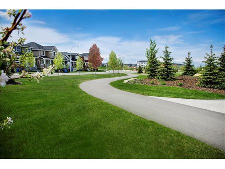 Spacious 3 Bedroom Townhome In Kintalla Of Redstone. - Photo 2