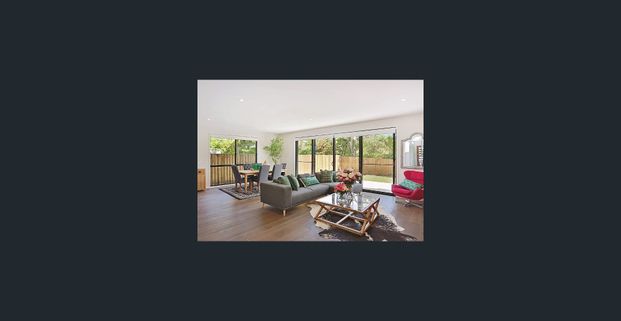 COORPAROO – MODERN, STYLISH EXECUTIVE HOME I 4 BEDROOMS I BREAK LEASE - Photo 1