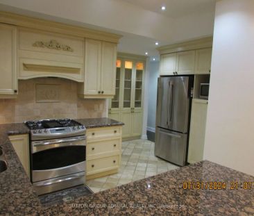 Detached Home For Lease | N9244900 - Photo 5
