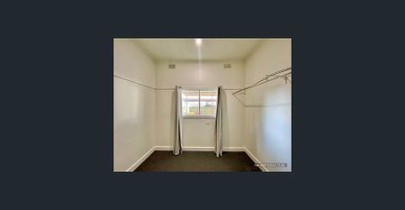 Charming Two Bedroom Home - Photo 5