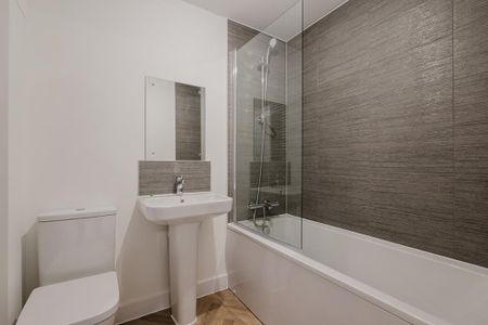 3 bedroom semi-detached house to rent - Photo 5