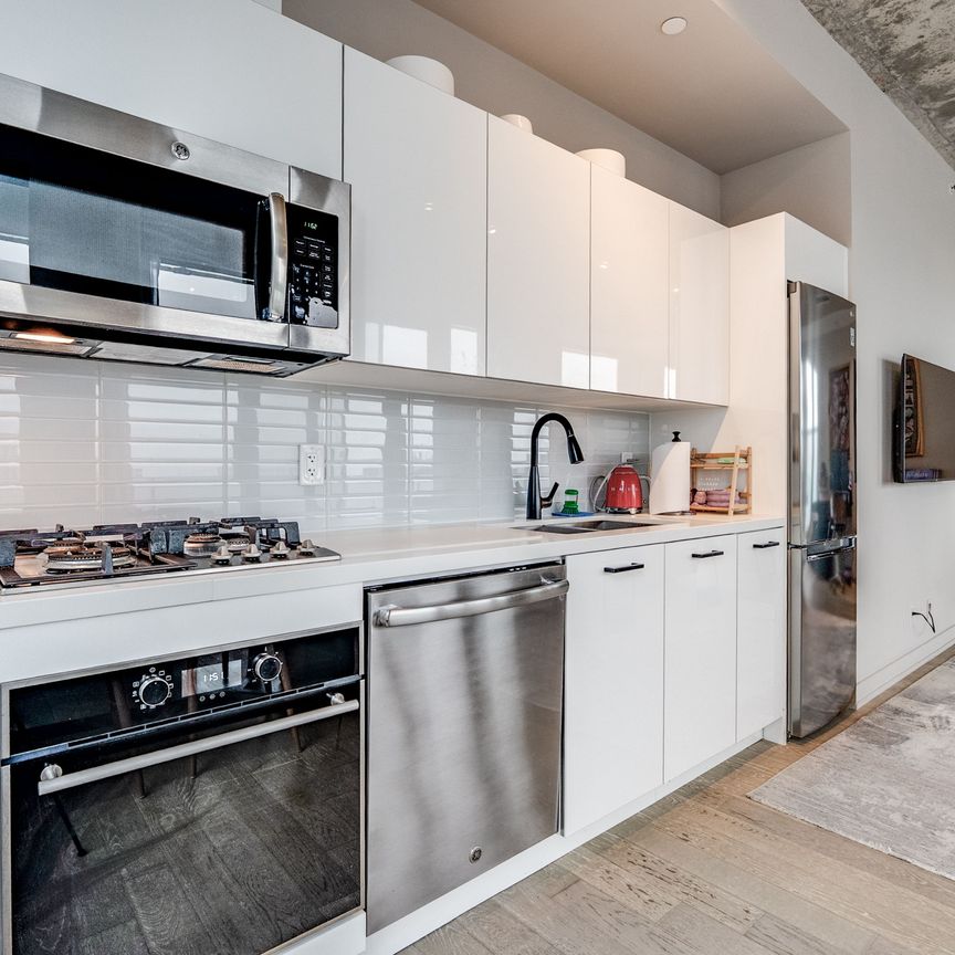 For Lease - 11 Charlotte Street Unit# 1606, Toronto, Ontario - Photo 1