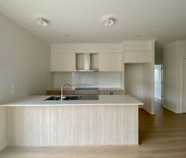 Brand New home, Low Maintenance Family Living - Photo 3