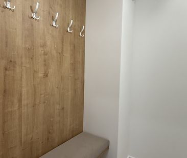 2 pokoje + salon z kuchnią, balkon, 68,25m². - Фото 6