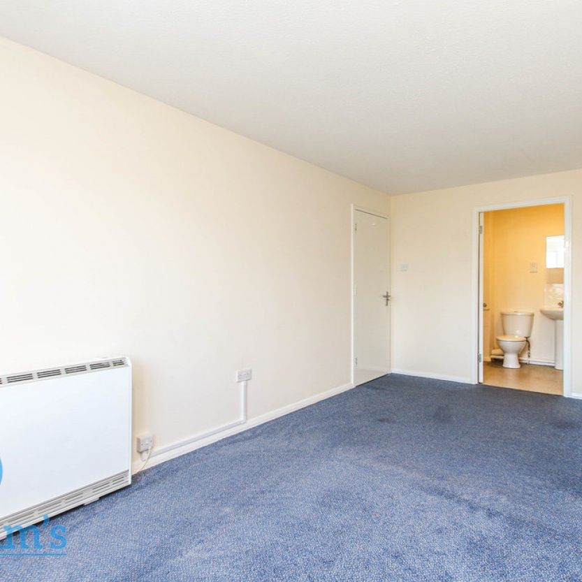 2 bed Apartment for Rent - Photo 1