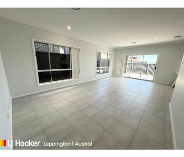 Stylish & Spacious Double-Storey Family Home - Photo 2