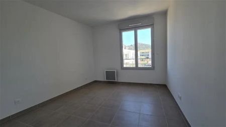 Location appartement 3 pièces - 53m² à Six fours les plages (83140) - Photo 2