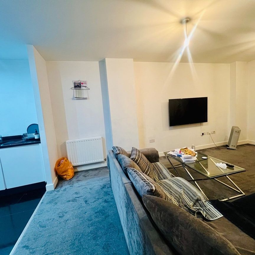 1 Bed Flat, Clarence Avenue, IG2 - Photo 1