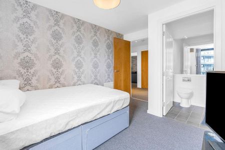 2 bedroom flat to rent - Photo 4