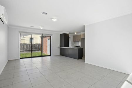 This modern home is waiting for you!! - Photo 2